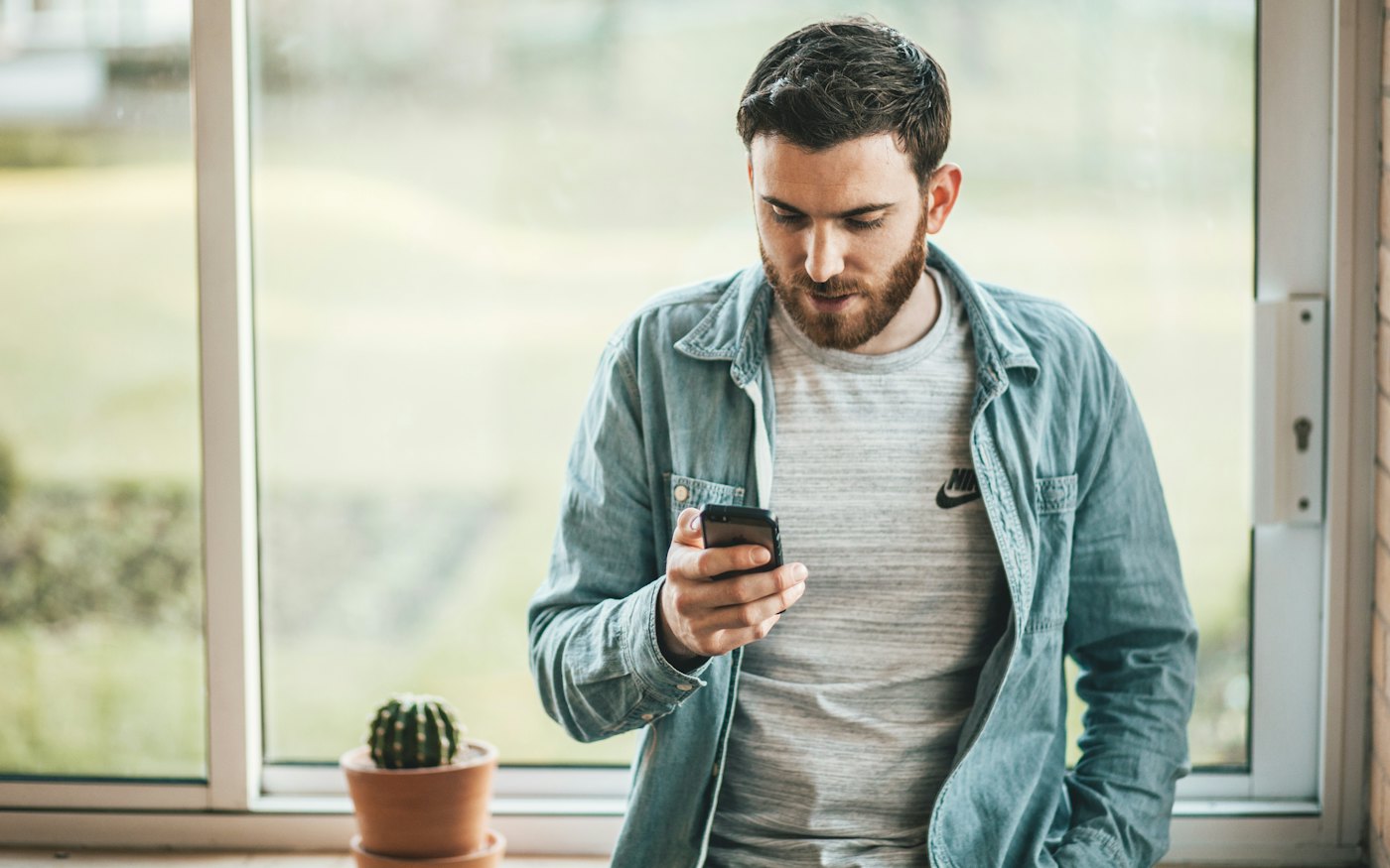 Looking down at your phone puts about 27 kg of pressure on your neck